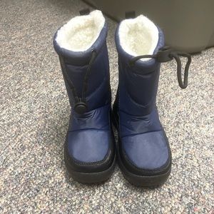 EUC. Worn once. Size 7 blue winter snow boots